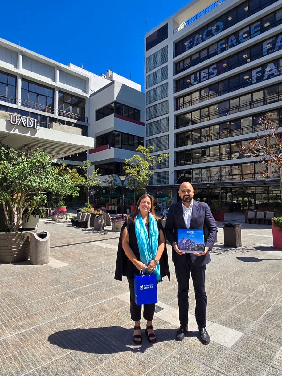 🇦🇷 Visita institucional a la Universidad Argentina de la Empresa (UADE)
Nuestro Director de Posgrado, Vicente Andrés Taiano, Mgtr., realizó esta visita como parte de la agenda internacional de ECOTEC, manteniendo una reunión de trabajo con Mercedes Autunno, Directora de UADE Business School, para fortalecer la cooperación académica.
Ejes clave:
- Intercambio docente y clases espejo.
- Movilidad internacional estudiantil.
- Misiones académicas ejecutivas para posgrado.
Seguimos consolidando alianzas que generan oportunidades reales para nuestra comunidad. 🌎