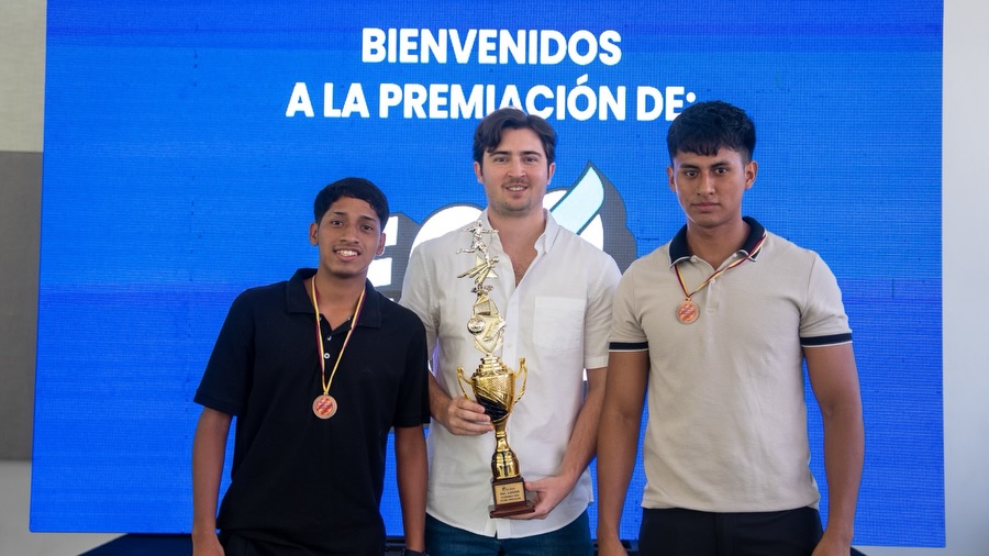 Hoy celebramos la disciplina, el esfuerzo, trabajo en equipo y el espíritu que define a nuestra comunidad ECOTEC en la Premiación de Ecogames. ⚽
Reconocimos a quienes, a través del deporte, demuestran que el aprendizaje también ocurre en cada reto, en cada meta alcanzada y en cada momento que nos impulsa a superarnos.
Seguimos formando líderes que trascienden dentro y fuera de las aulas.